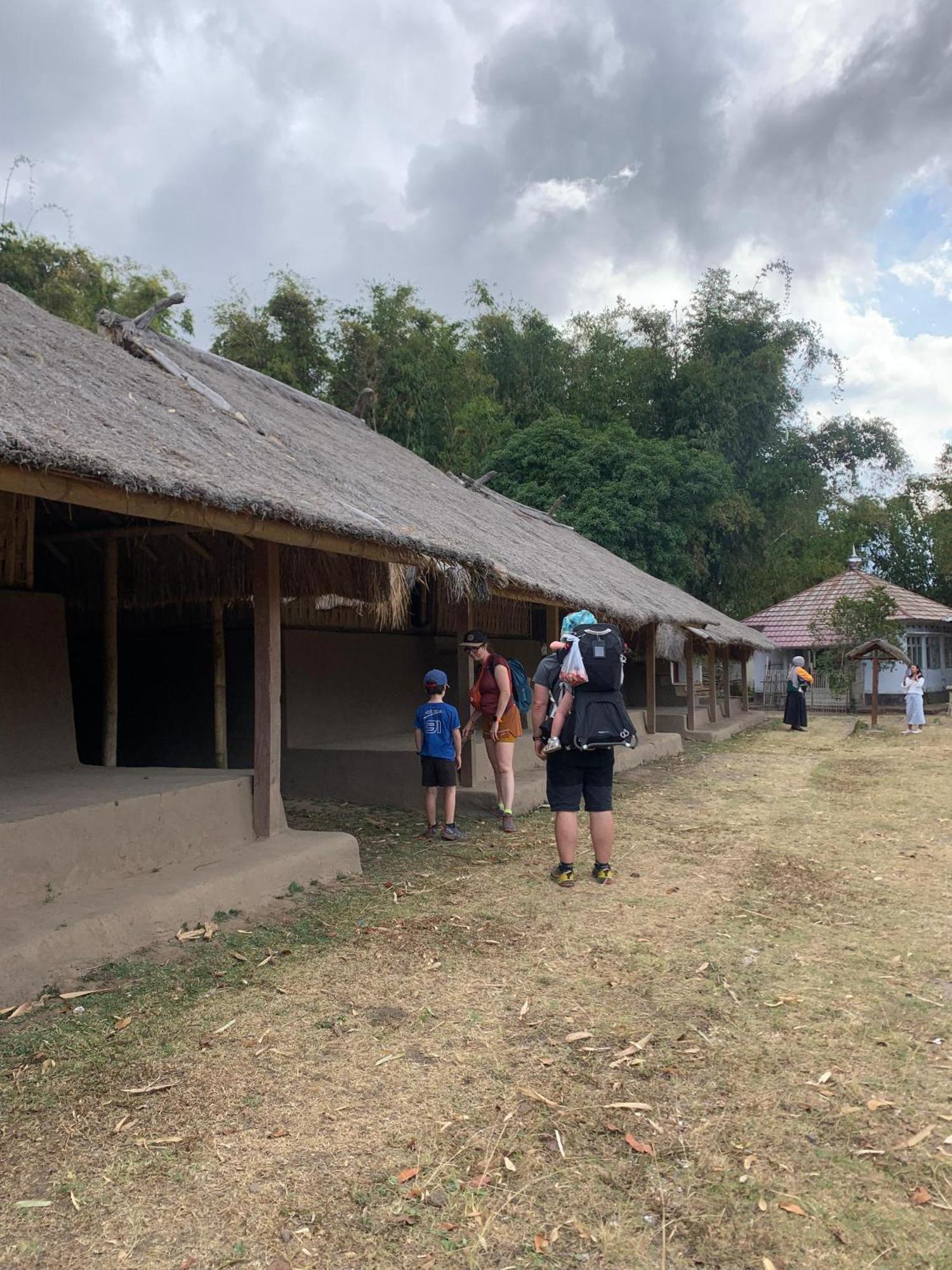 Bale Tetebatu Vila Exterior foto