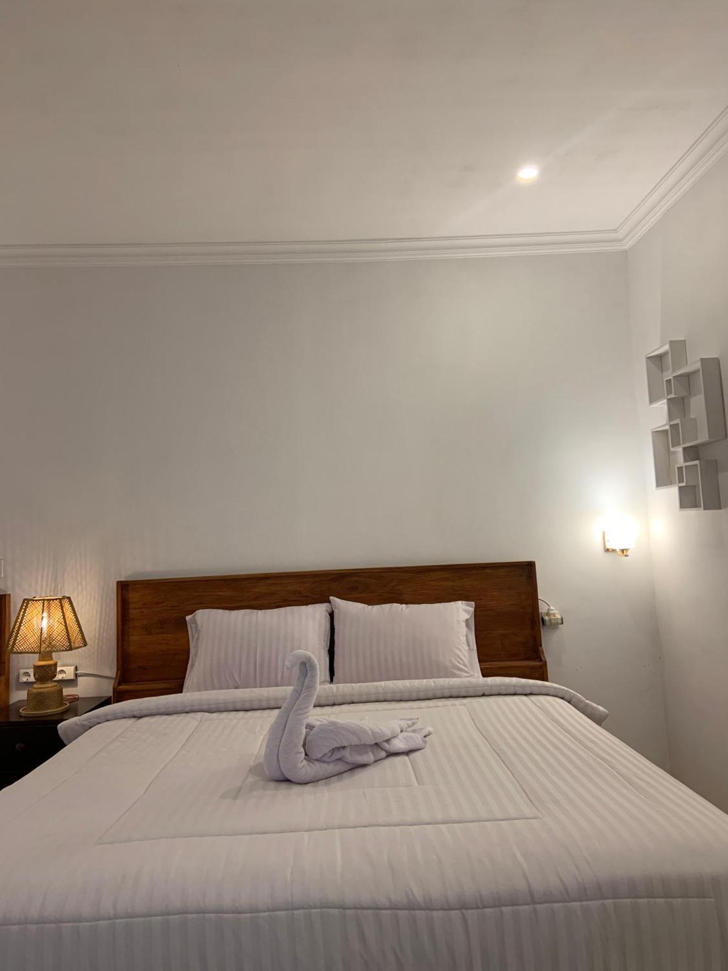Bale Tetebatu Vila Exterior foto